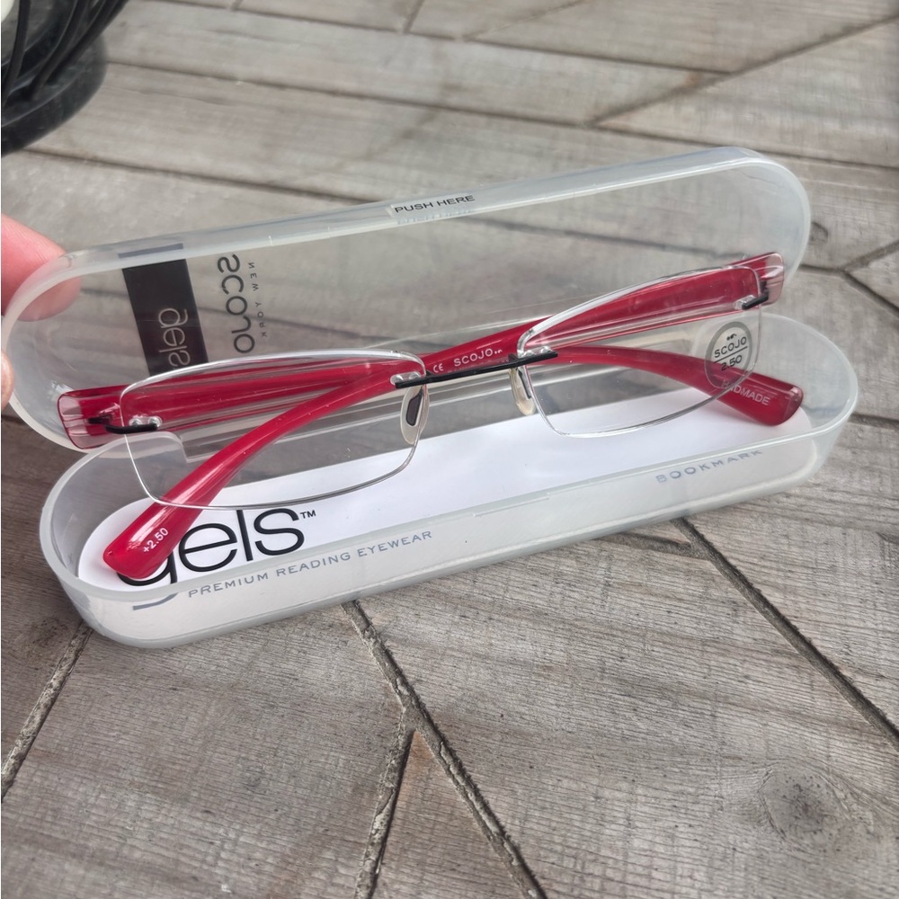 NEW! Scojo New York Gels Manhattan Reading Glasses 2.5 x MATTE RED